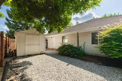Exterior - 2312 Windwood Ct, Redding, CA 96002 photo 19 of 27