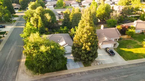 View/Area - 2312 Windwood Ct, Redding, CA 96002 photo 3 of 8