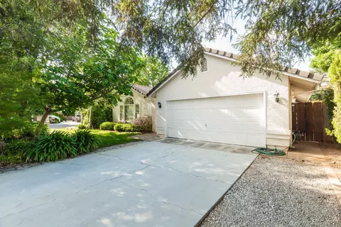 Exterior - 2312 Windwood Ct, Redding, CA 96002 photo 3 of 27
