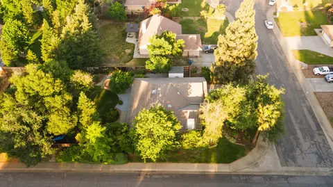 View/Area - 2312 Windwood Ct, Redding, CA 96002 photo 5 of 8