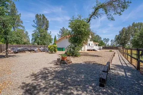Exterior - 7167 Sylvan Ln, Anderson, CA 96007 photo 10 of 24