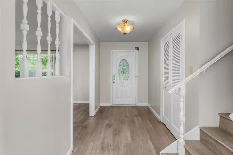 Entry Way - 7167 Sylvan Ln, Anderson, CA 96007 photo 1 of 2