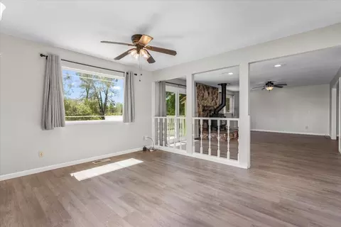 Living - 7167 Sylvan Ln, Anderson, CA 96007 photo 9 of 11