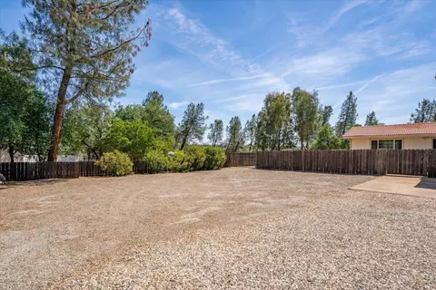 Exterior - 7167 Sylvan Ln, Anderson, CA 96007 photo 18 of 24