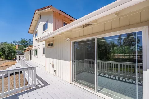 Exterior - 7167 Sylvan Ln, Anderson, CA 96007 photo 6 of 24