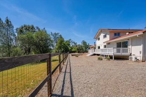 Exterior - 7167 Sylvan Ln, Anderson, CA 96007 photo 15 of 24