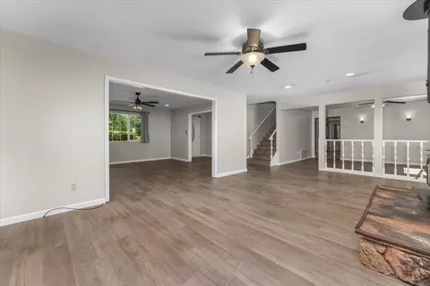 Living - 7167 Sylvan Ln, Anderson, CA 96007 photo 8 of 11