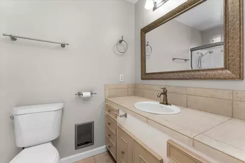 Bath - 7167 Sylvan Ln, Anderson, CA 96007 photo 2 of 4