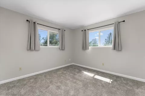 Bedroom - 7167 Sylvan Ln, Anderson, CA 96007 photo 7 of 8