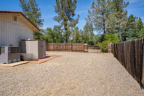 Exterior - 7167 Sylvan Ln, Anderson, CA 96007 photo 16 of 24