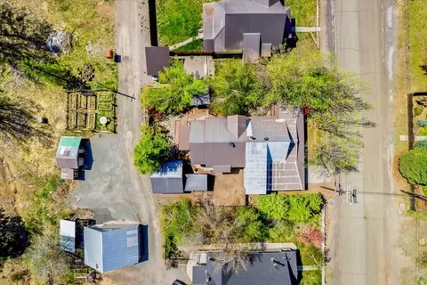 808 Hennessy, Mccloud, CA 96057 photo 3