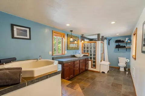 808 Hennessy, Mccloud, CA 96057 photo 17