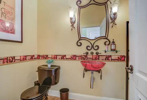 5146 Surrey Dr, Redding, CA 96002 photo 9