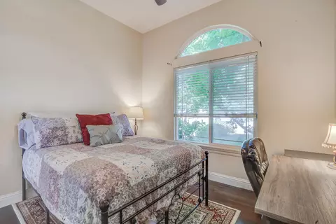 5146 Surrey Dr, Redding, CA 96002 photo 7
