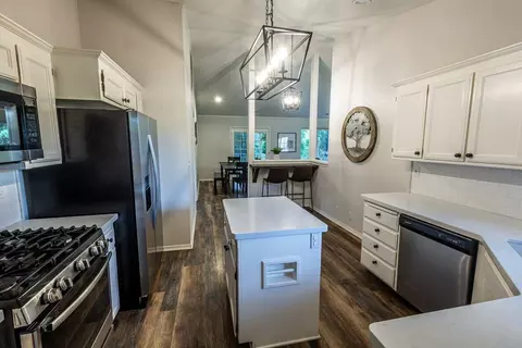 Kitchen - 2268 Wicklow St, Redding, CA 96001 photo 2 of 3