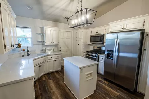 Kitchen - 2268 Wicklow St, Redding, CA 96001 photo 3 of 3