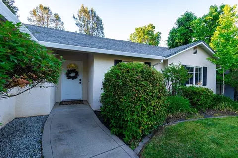 Exterior - 2268 Wicklow St, Redding, CA 96001 photo 2 of 6