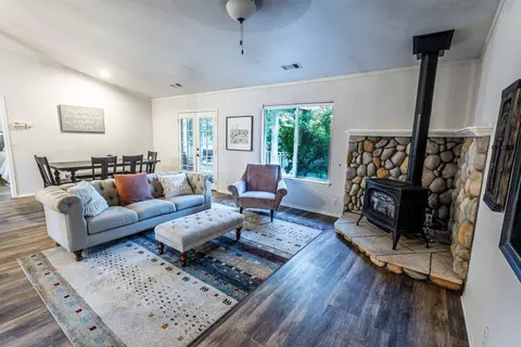 Living - 2268 Wicklow St, Redding, CA 96001 photo 1 of 1