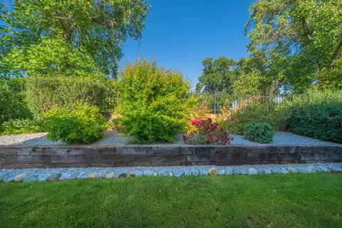 Exterior - 427 Yolla Bolly Trl, Redding, CA 96003 photo 8 of 11