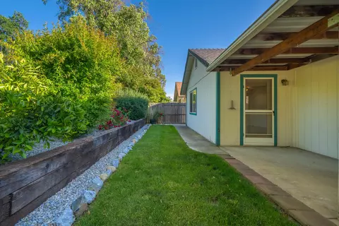 Exterior - 427 Yolla Bolly Trl, Redding, CA 96003 photo 7 of 11