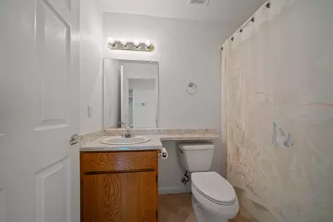 Bath - 427 Yolla Bolly Trl, Redding, CA 96003 photo 2 of 2
