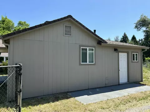Exterior - 2339 North Dr, Redding, CA 96001 photo 5 of 9