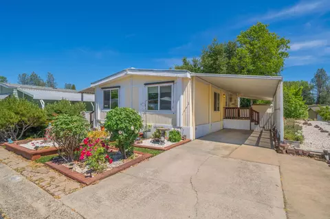 467 Red Cedar Dr, Redding, CA 96003