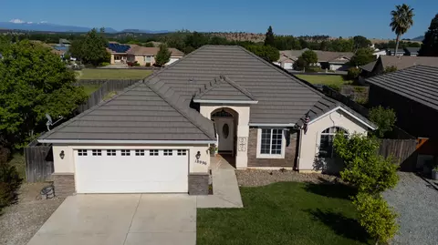 18996 Compass Dr, Cottonwood, CA 96022