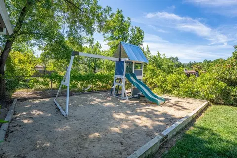 3186 Island Dr, Redding, CA 96001 photo 18