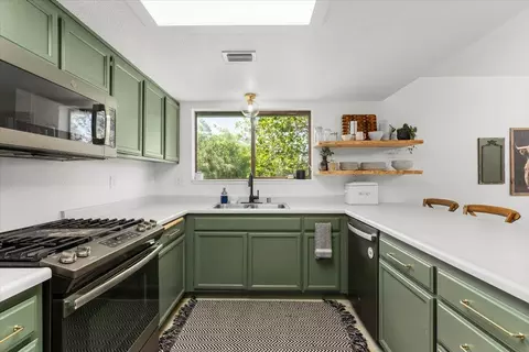 3186 Island Dr, Redding, CA 96001 photo 9