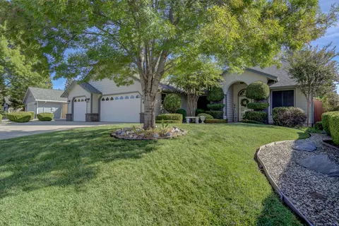 3227 Dartford Dr, Shasta Lake, CA 96019