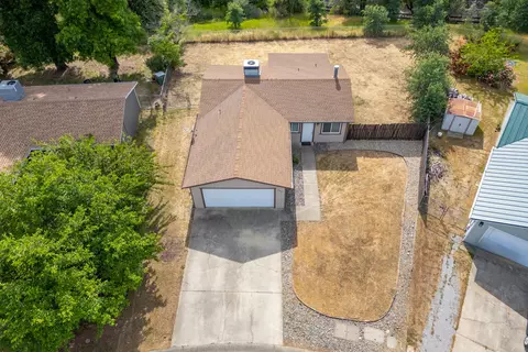 1280 Bradley Dr, Redding, CA 96003 photo 3