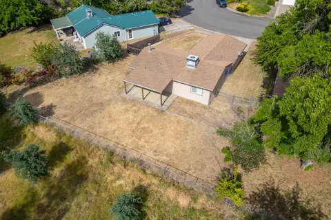 1280 Bradley Dr, Redding, CA 96003 photo 18