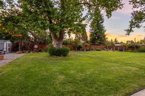 Exterior - 7204 Granada Dr, Redding, CA 96002 photo 14 of 15