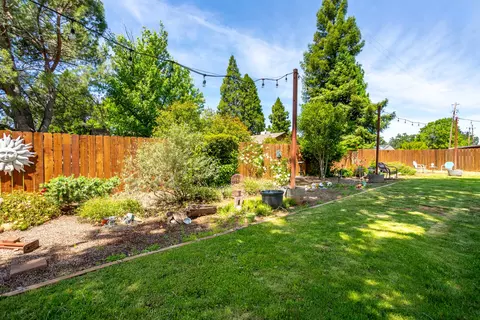 Exterior - 7204 Granada Dr, Redding, CA 96002 photo 12 of 15