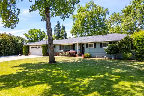 Exterior - 7204 Granada Dr, Redding, CA 96002 photo 4 of 15