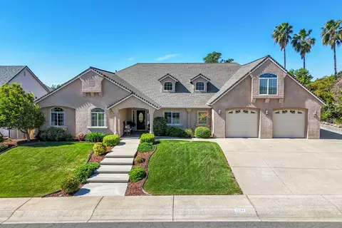 2234 Everest Dr, Redding, CA 96001