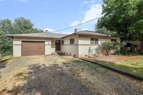 Exterior - 3581 Echo Rd, Redding, CA 96002 photo 4 of 6