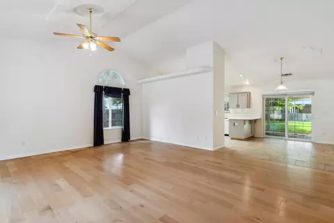 6596 Reflection St, Redding, CA 96001 photo 5