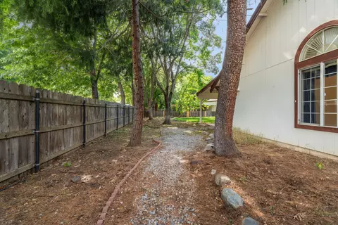 6596 Reflection St, Redding, CA 96001 photo 36