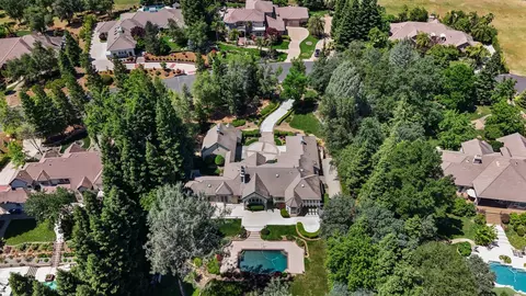 View/Area - 13365 Tierra Heights Rd, Redding, CA 96003 photo 3 of 4