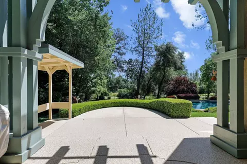 Exterior - 13365 Tierra Heights Rd, Redding, CA 96003 photo 6 of 18