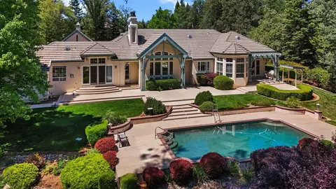 13365 Tierra Heights Rd, Redding, CA 96003