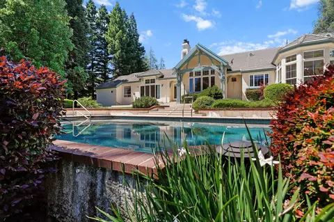Exterior - 13365 Tierra Heights Rd, Redding, CA 96003 photo 9 of 18