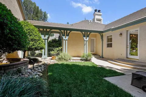 Exterior - 13365 Tierra Heights Rd, Redding, CA 96003 photo 3 of 18