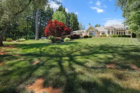 Exterior - 13365 Tierra Heights Rd, Redding, CA 96003 photo 10 of 18