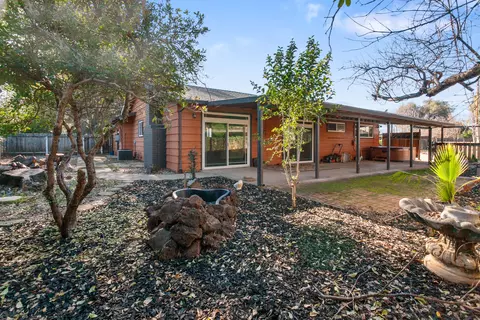Exterior - 554 Julie Way, Redding, CA 96002 photo 5 of 5