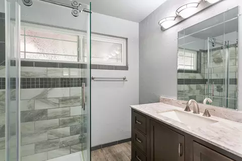 Bath - 554 Julie Way, Redding, CA 96002 photo 1 of 2