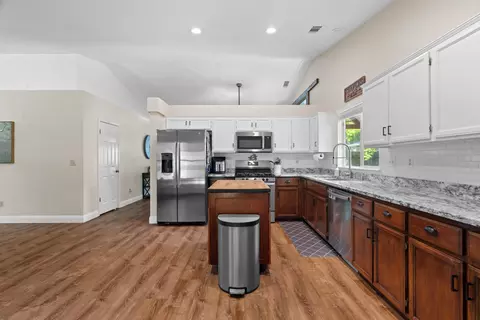 1946 Jeanae Ct, Redding, CA 96002 photo 8