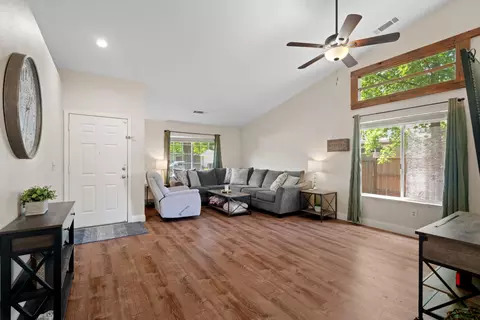 1946 Jeanae Ct, Redding, CA 96002 photo 6